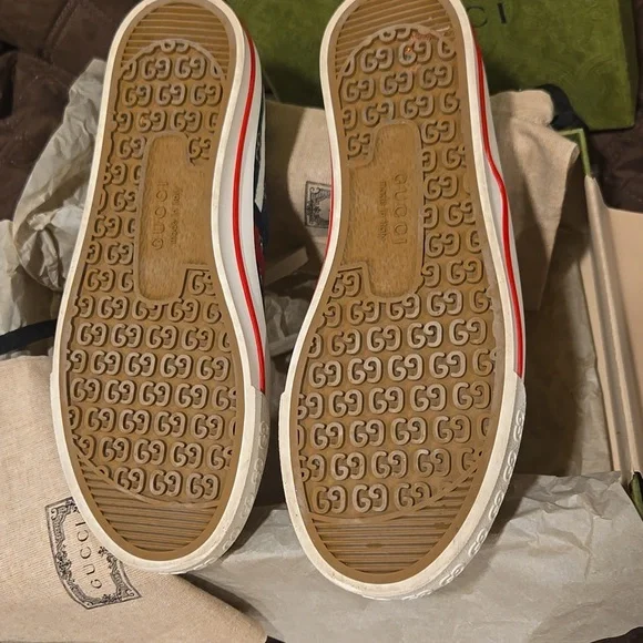 Gucci Multicolor Sneakers with Green and Red Accents - Picture 7 of 14